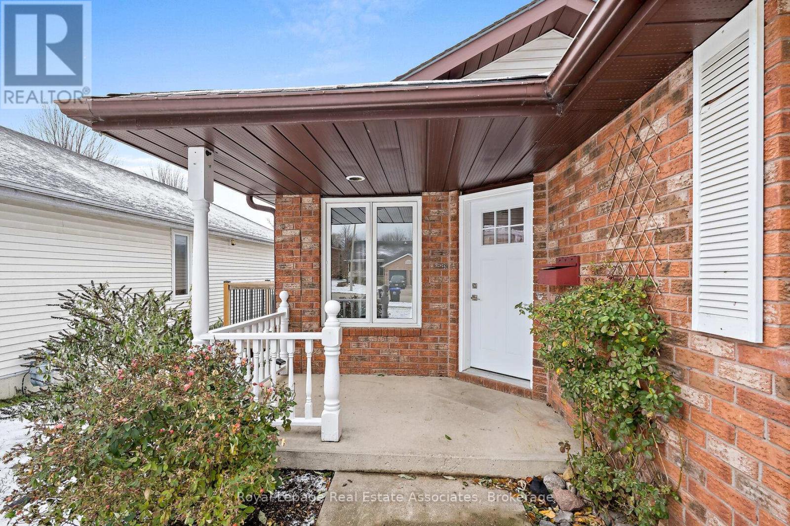 16 Bush Street, Collingwood, Ontario  L9Y 4S9 - Photo 3 - S12566628