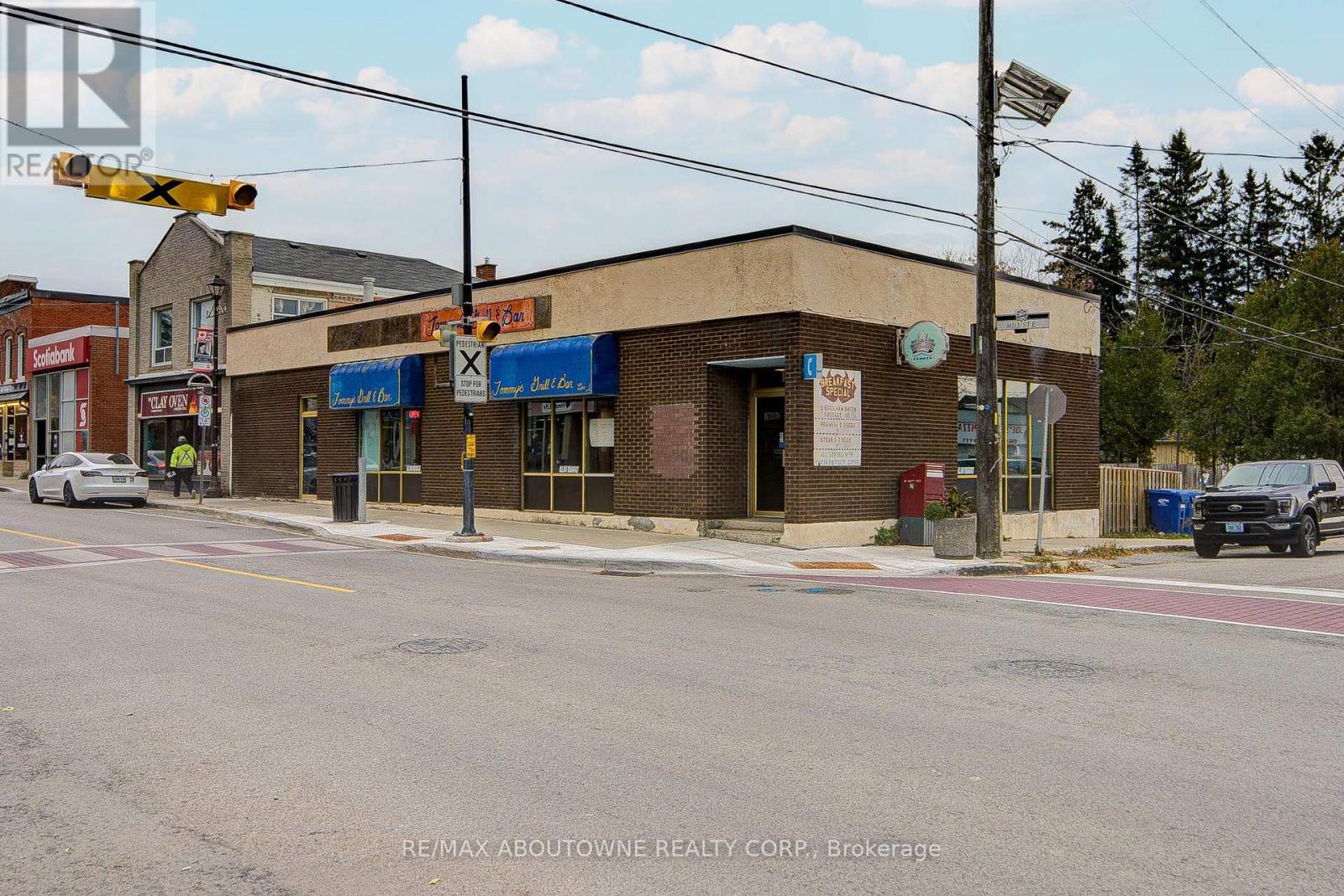 28 MILL STREET E, Halton Hills (AC Acton)