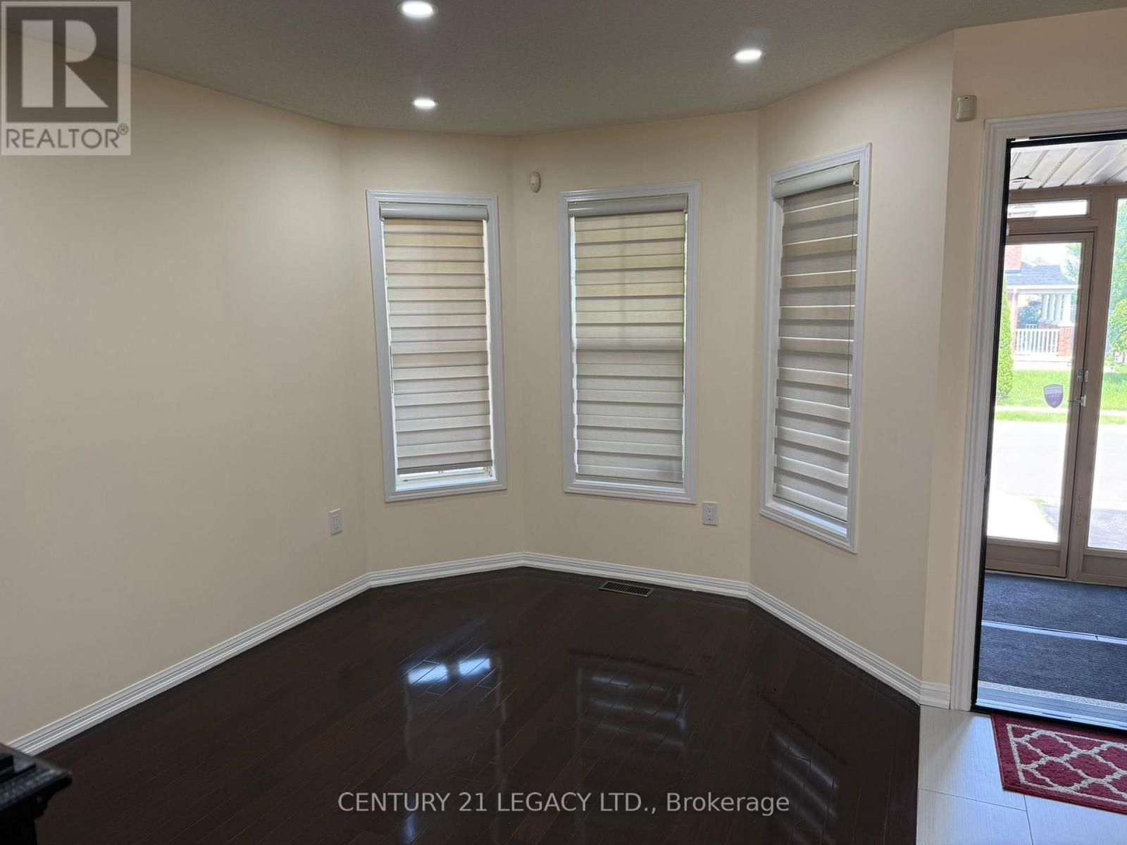 190 Owlridge Drive, Brampton, Ontario  L6X 0M8 - Photo 2 - W12566390