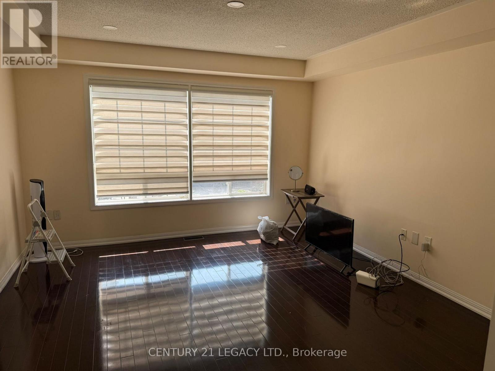 190 Owlridge Drive, Brampton, Ontario  L6X 0M8 - Photo 4 - W12566390