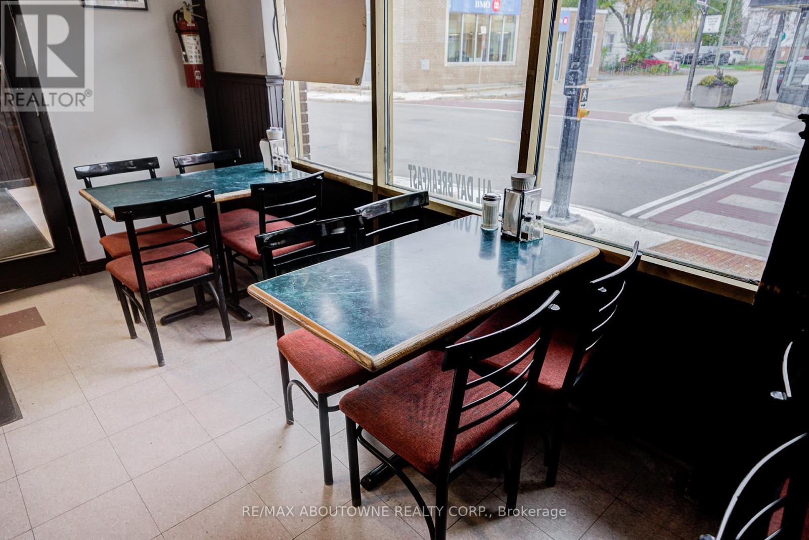 28 Mill Street E, Halton Hills, Ontario  L7J 1H2 - Photo 19 - W12566392