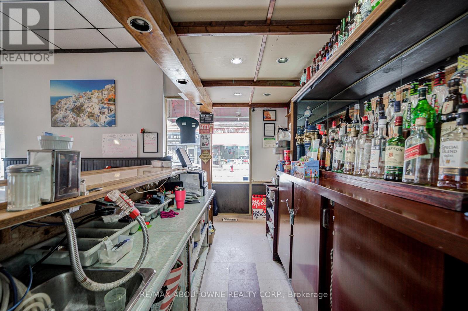 28 Mill Street E, Halton Hills, Ontario  L7J 1H2 - Photo 25 - W12566392