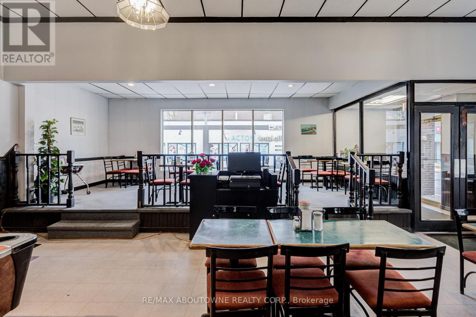 28 Mill Street E, Halton Hills, Ontario  L7J 1H2 - Photo 27 - W12566392