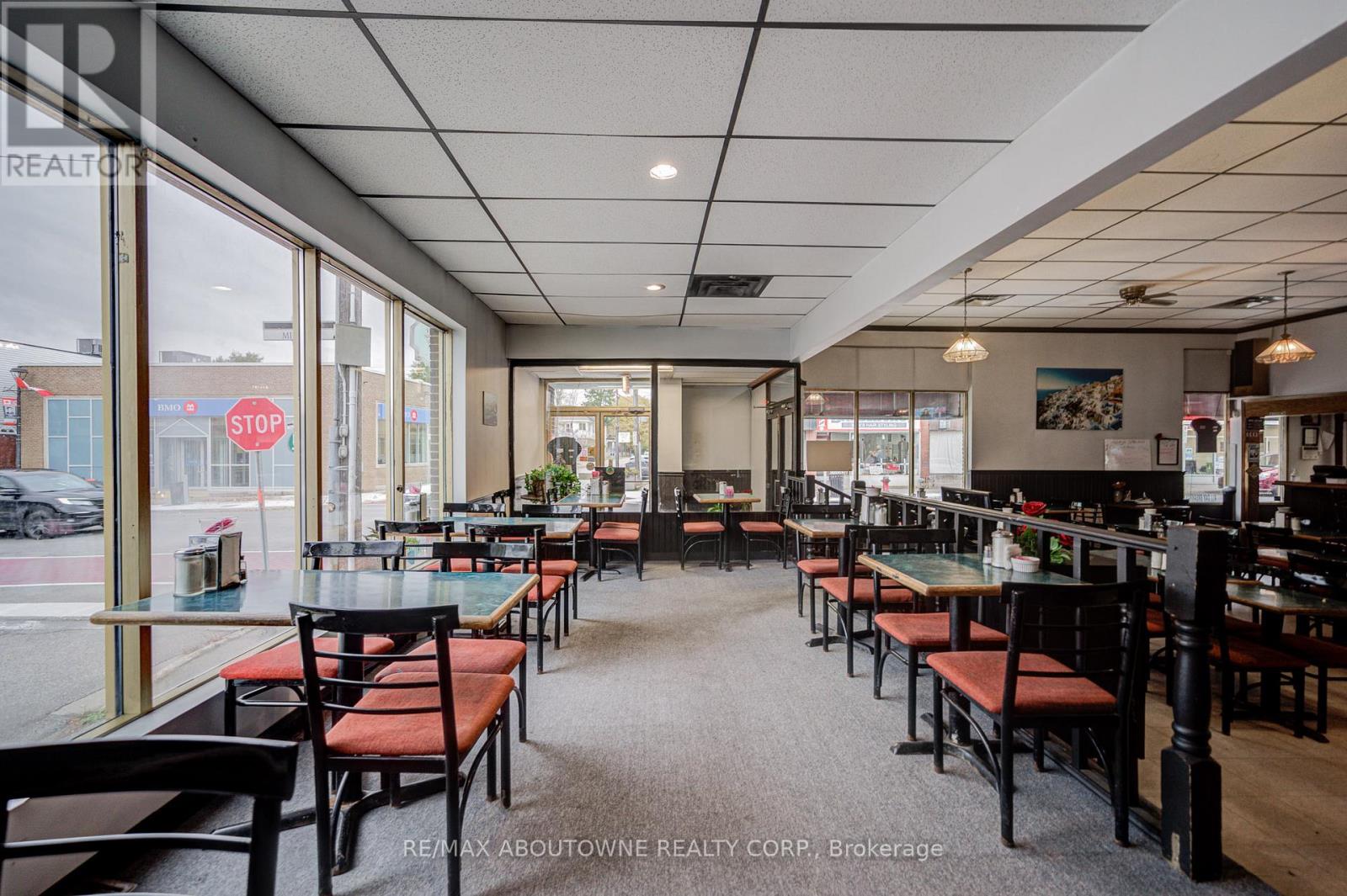 28 Mill Street E, Halton Hills, Ontario  L7J 1H2 - Photo 30 - W12566392