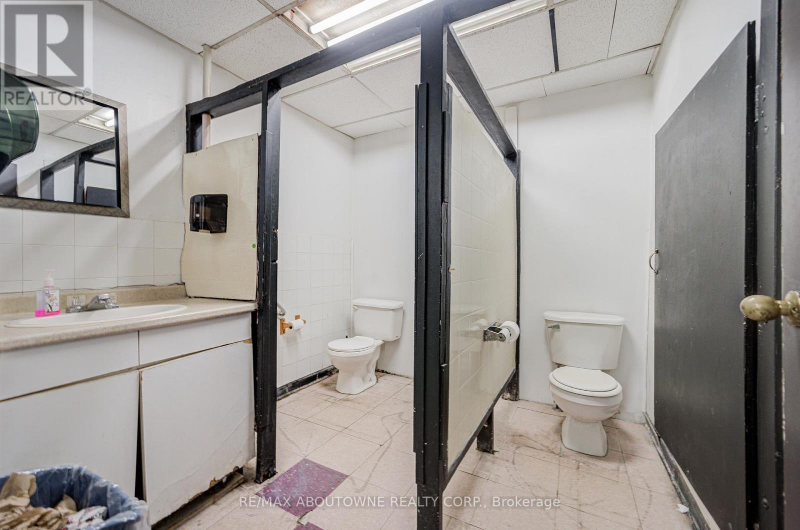 28 Mill Street E, Halton Hills, Ontario  L7J 1H2 - Photo 41 - W12566392