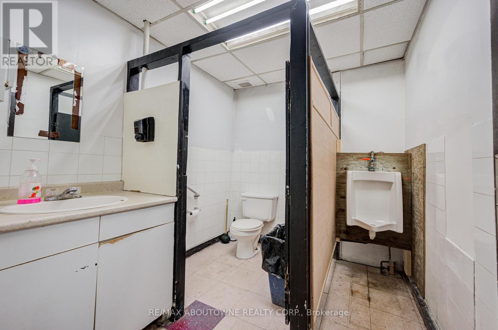 28 Mill Street E, Halton Hills, Ontario  L7J 1H2 - Photo 43 - W12566392