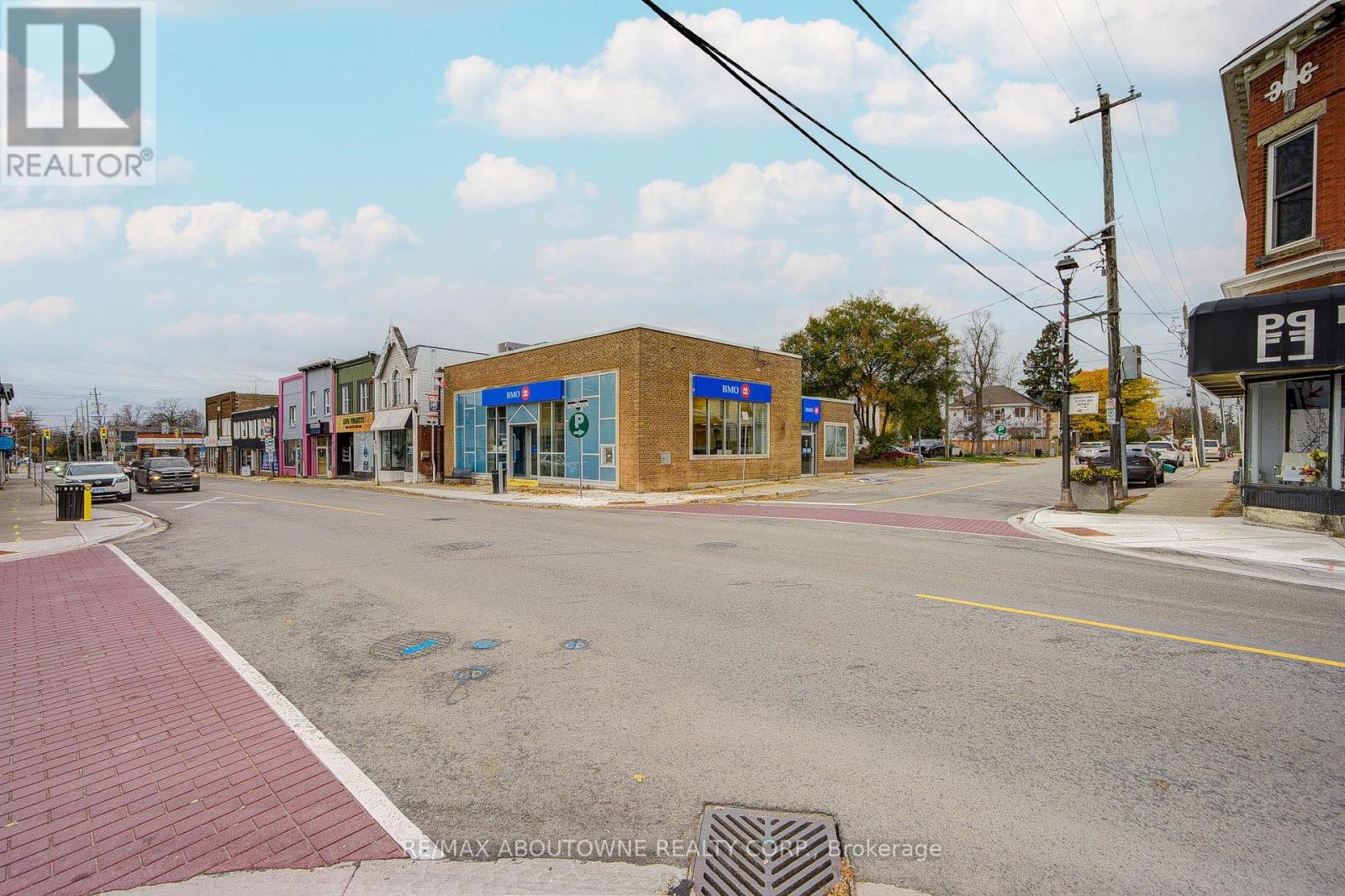 28 Mill Street E, Halton Hills, Ontario  L7J 1H2 - Photo 5 - W12566392