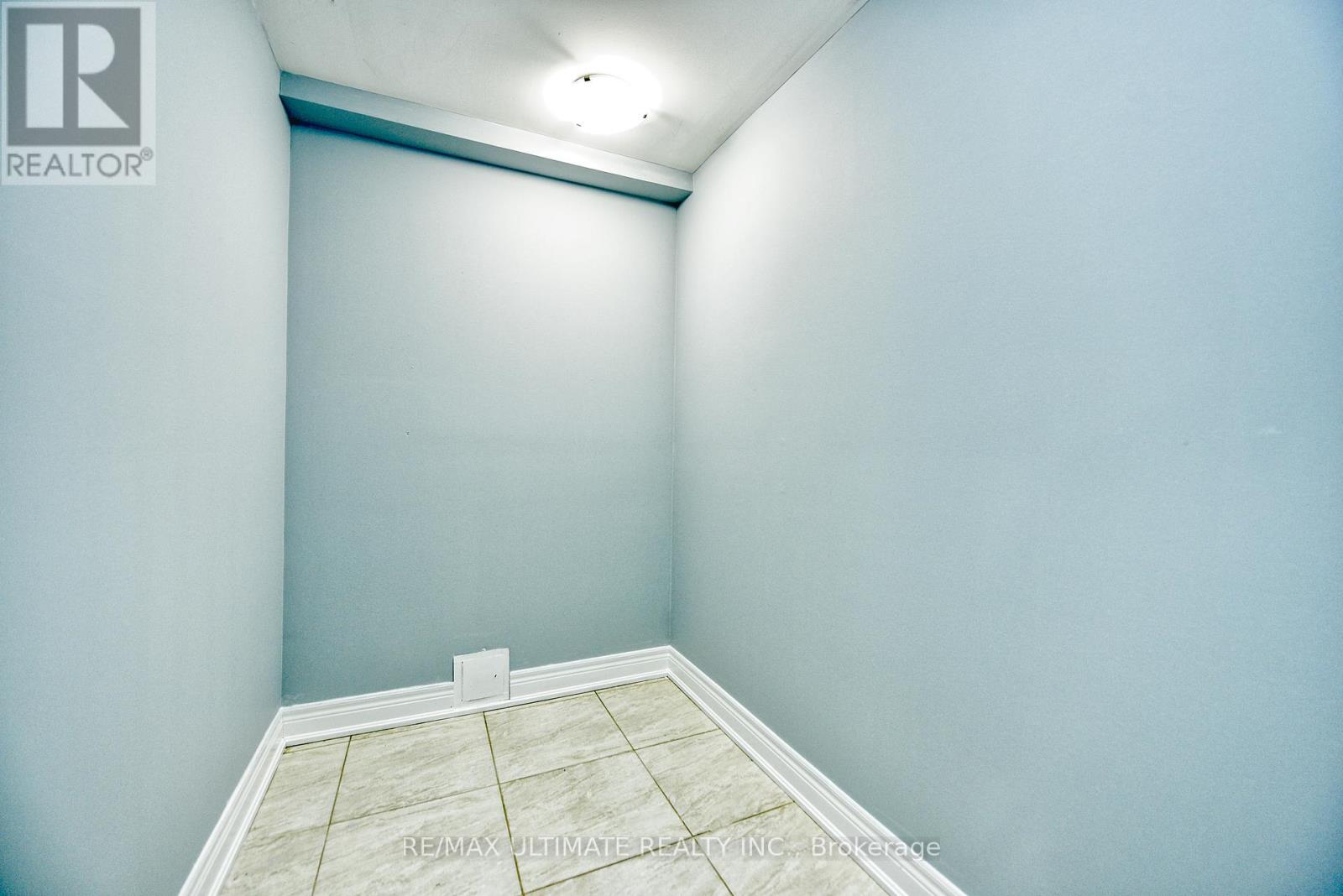 Basement - 846 Ossignton Avenue, Toronto, Ontario  M6G 3V1 - Photo 15 - W12566422
