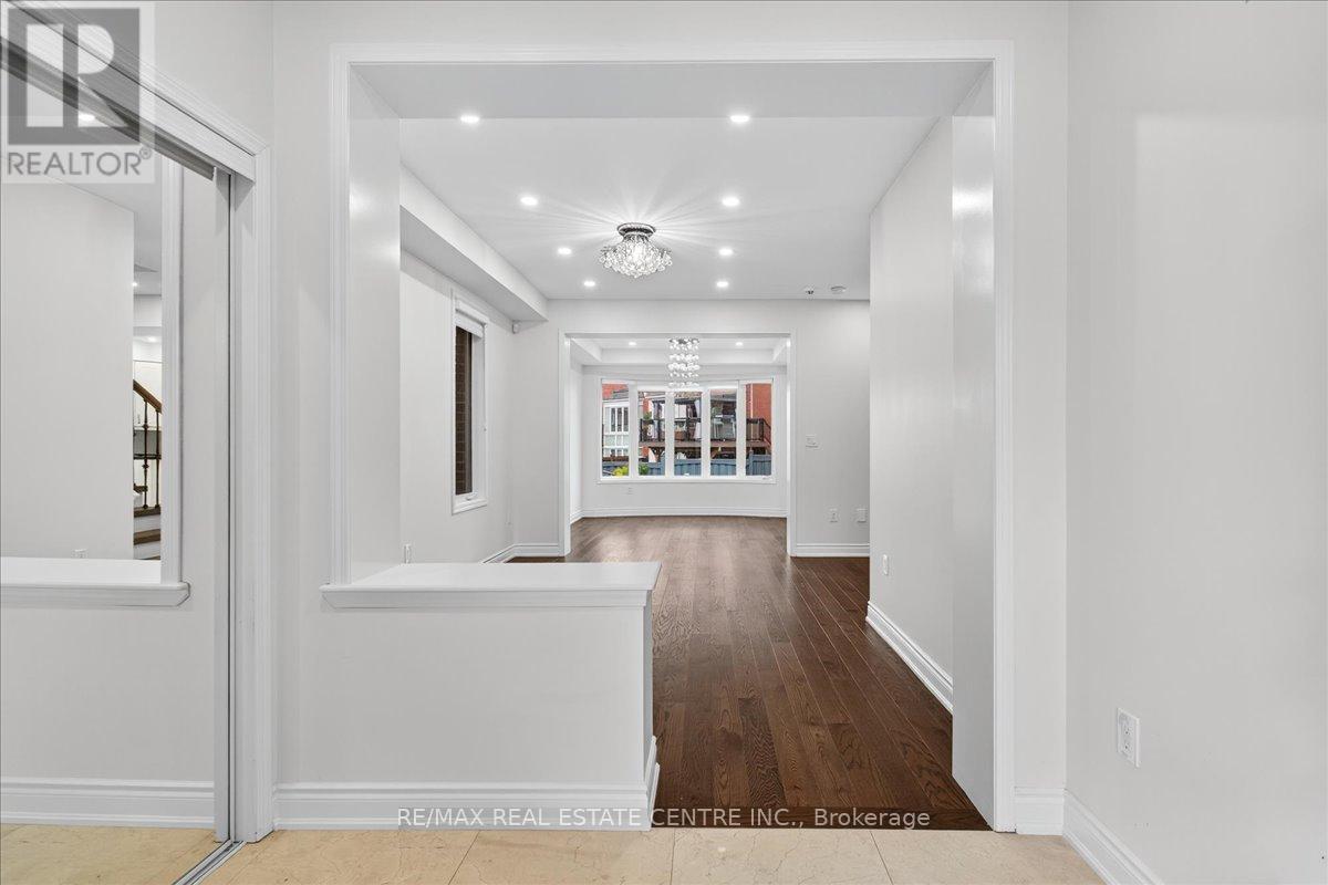 980 Clark Boulevard, Milton, Ontario  L9T 6P6 - Photo 5 - W12566442