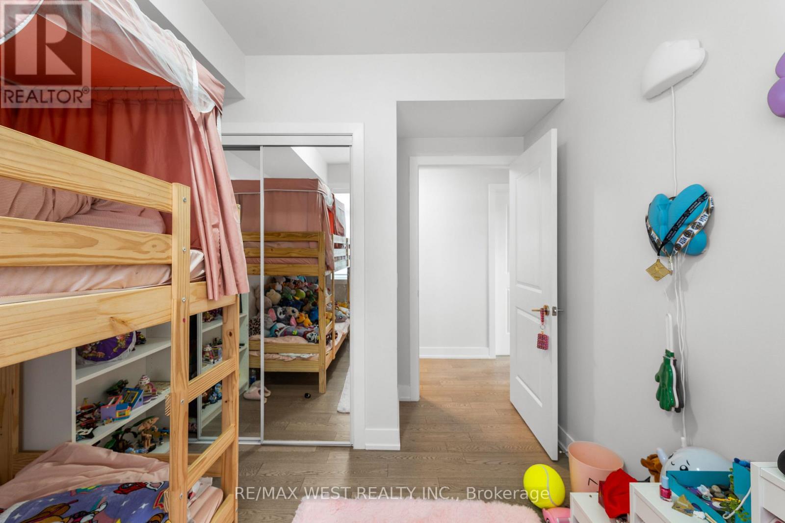 1062 Douglas Mccurdy Common, Mississauga, Ontario  L5G 0C6 - Photo 12 - W12566448