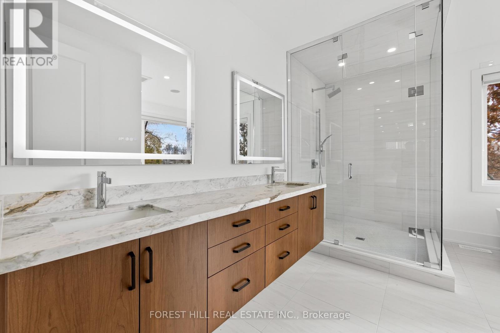 3474 Joan Drive, Mississauga, Ontario L5B 1T5 - Photo 23 - W12566450