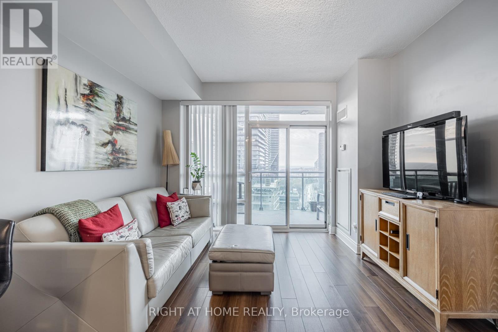 2210 - 16 Brookers Lane, Toronto, Ontario  M8V 0A5 - Photo 10 - W12566452