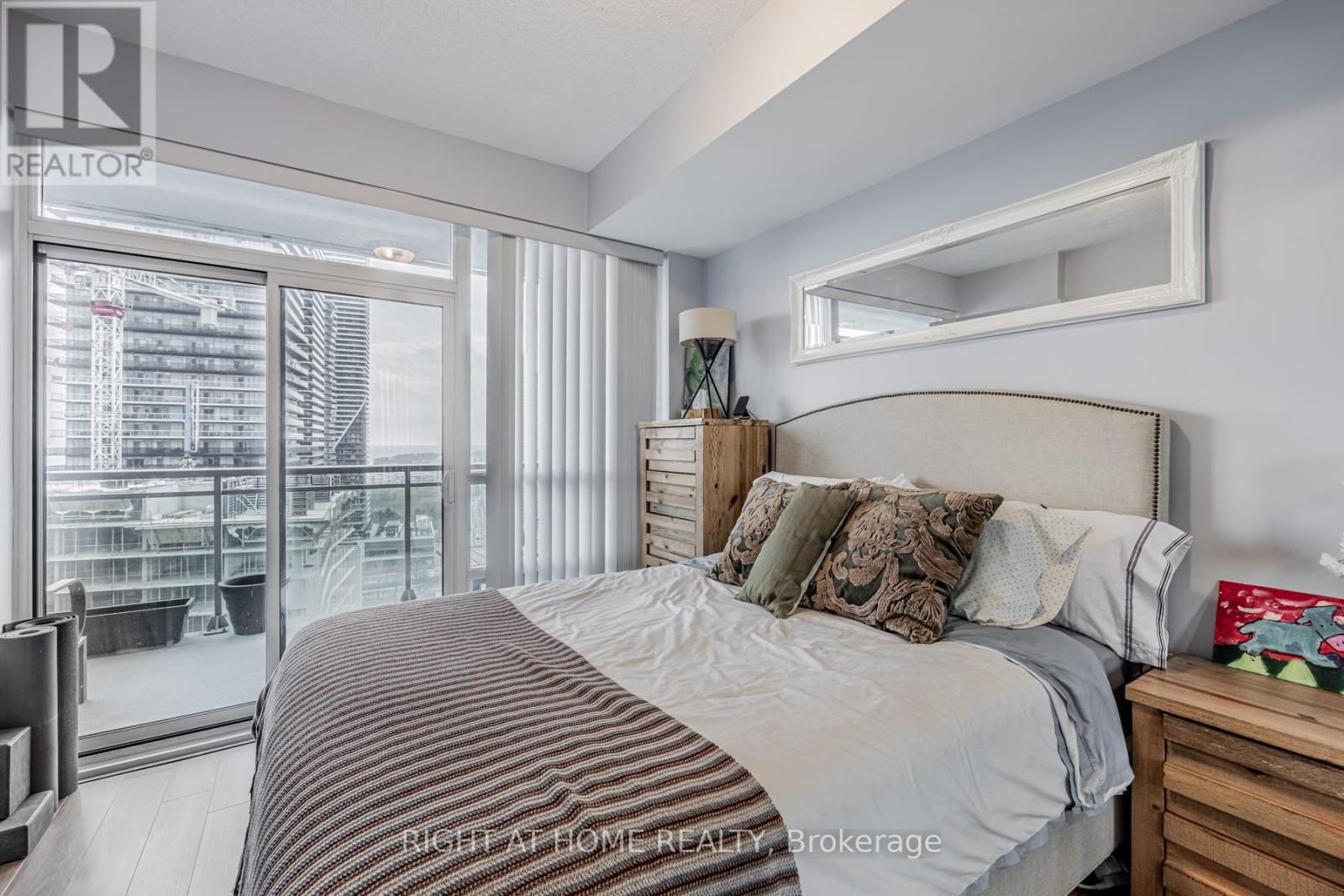 2210 - 16 Brookers Lane, Toronto, Ontario  M8V 0A5 - Photo 14 - W12566452