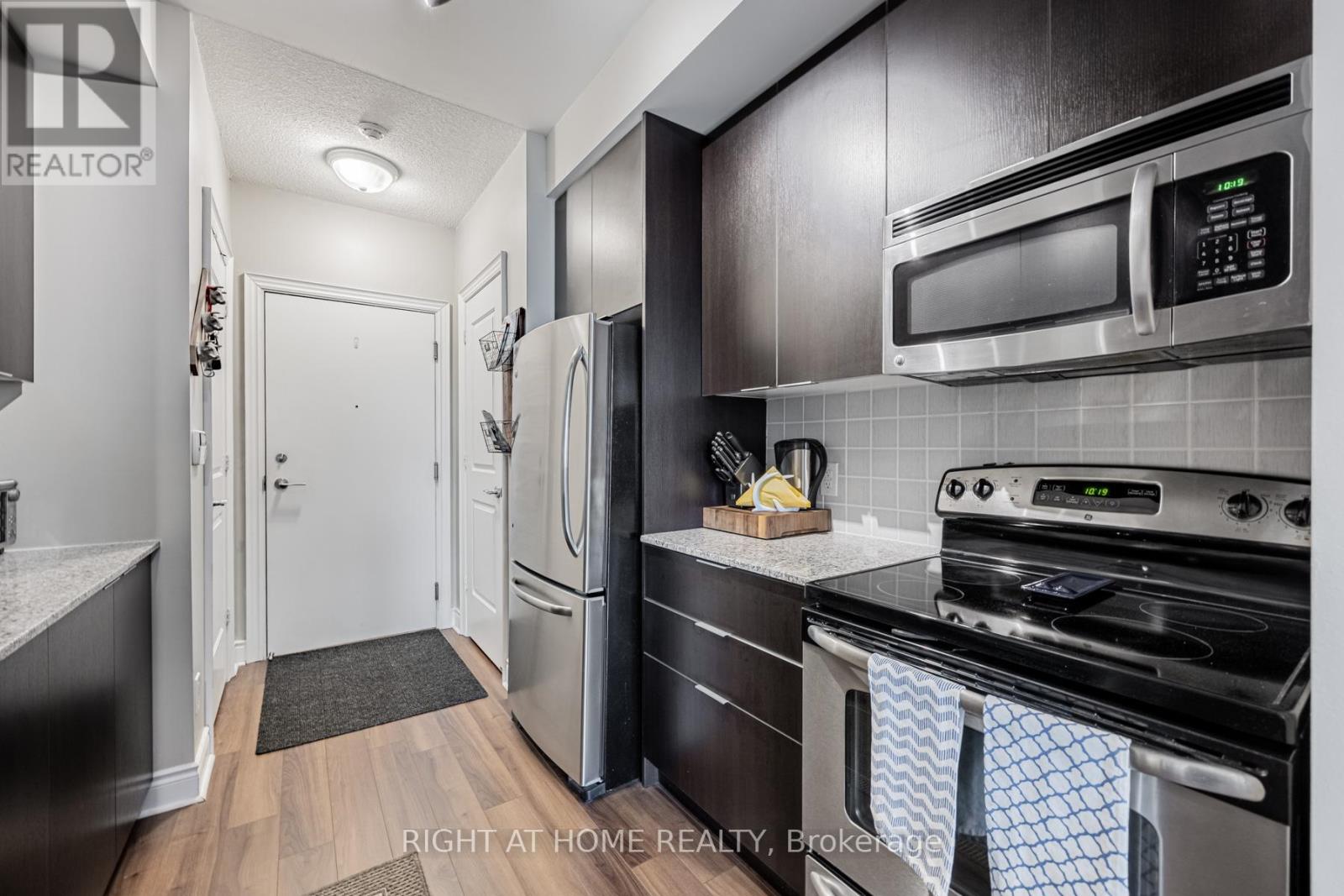 2210 - 16 Brookers Lane, Toronto, Ontario  M8V 0A5 - Photo 3 - W12566452