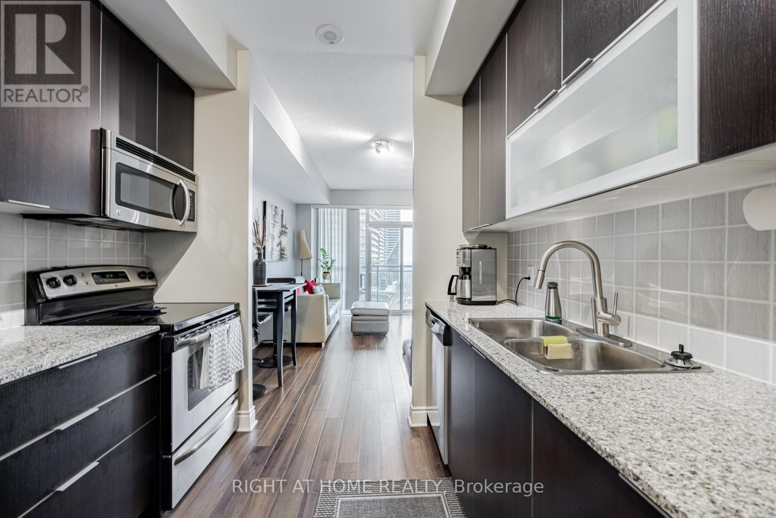 2210 - 16 Brookers Lane, Toronto, Ontario  M8V 0A5 - Photo 4 - W12566452