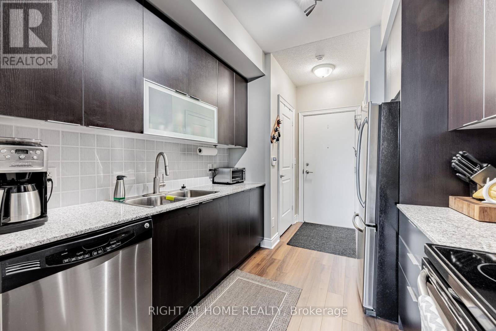 2210 - 16 Brookers Lane, Toronto, Ontario  M8V 0A5 - Photo 5 - W12566452