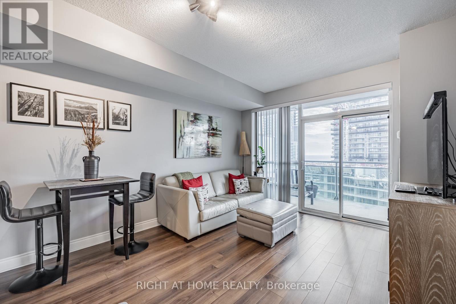 2210 - 16 Brookers Lane, Toronto, Ontario  M8V 0A5 - Photo 9 - W12566452