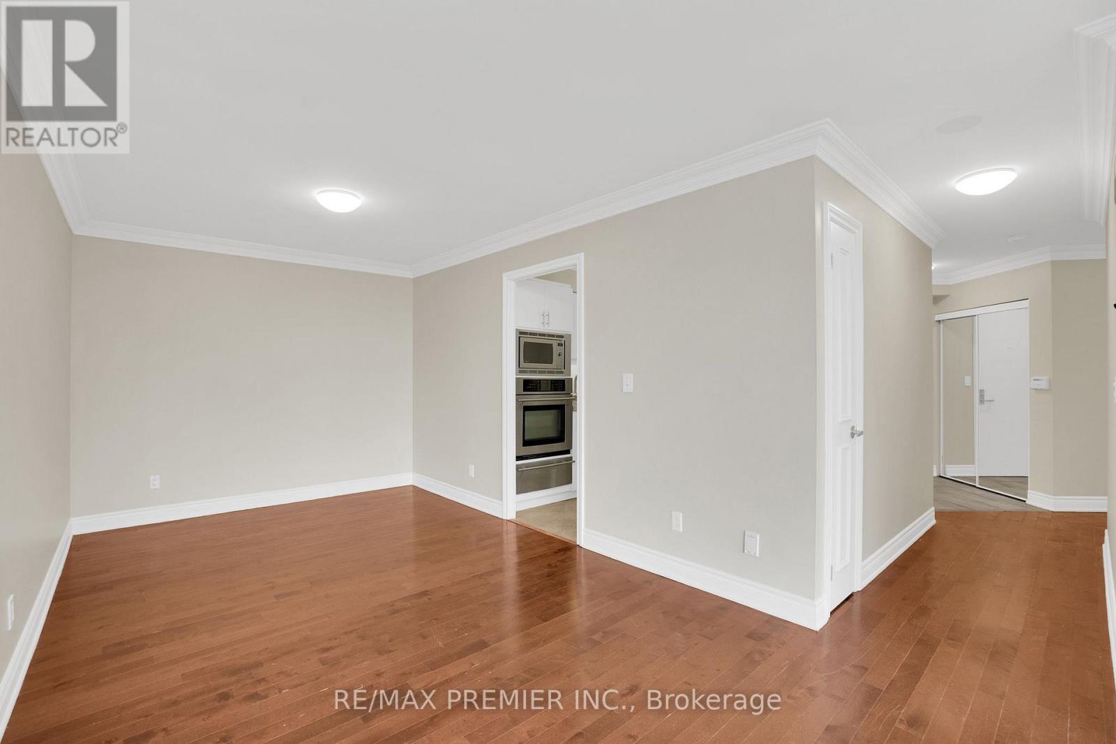 2202 - 1 Palace Pier Court, Toronto, Ontario  M8V 3W9 - Photo 10 - W12566474