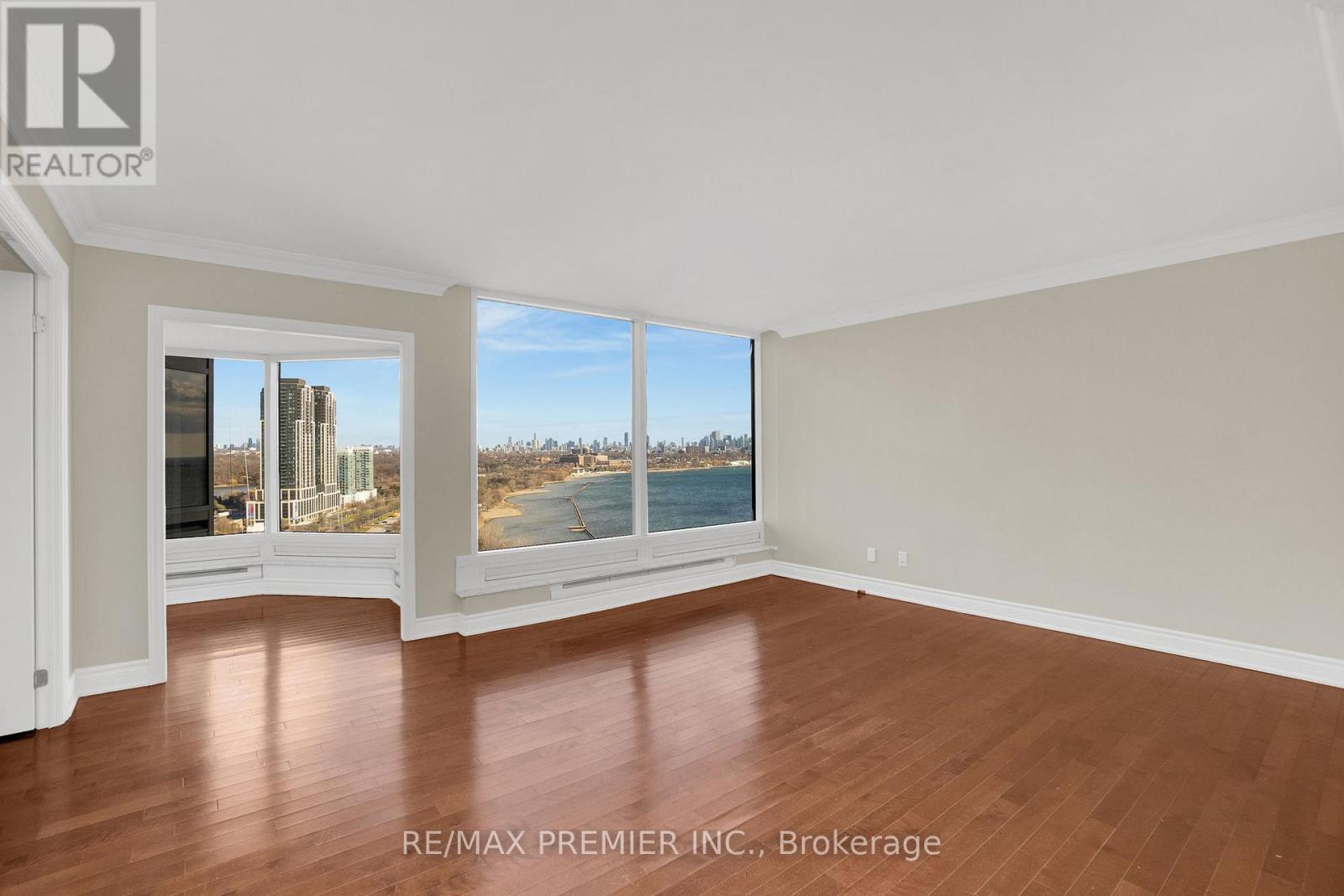 2202 - 1 Palace Pier Court, Toronto, Ontario  M8V 3W9 - Photo 12 - W12566474