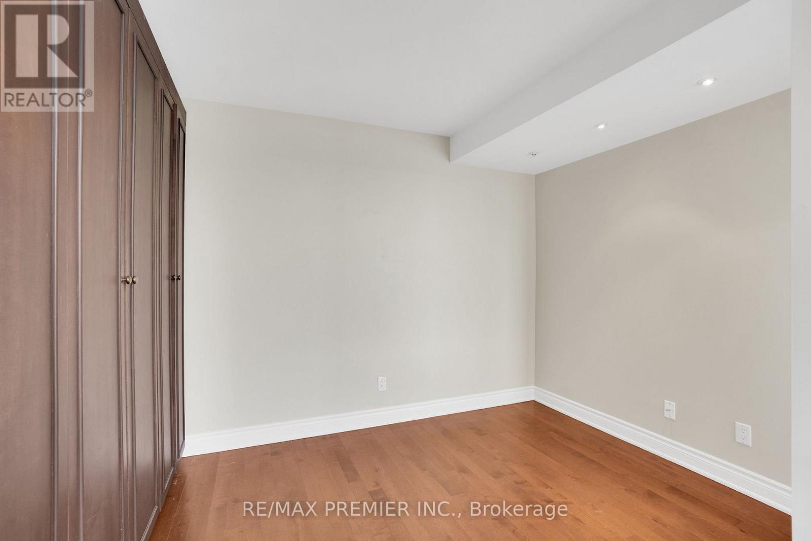 2202 - 1 Palace Pier Court, Toronto, Ontario  M8V 3W9 - Photo 16 - W12566474