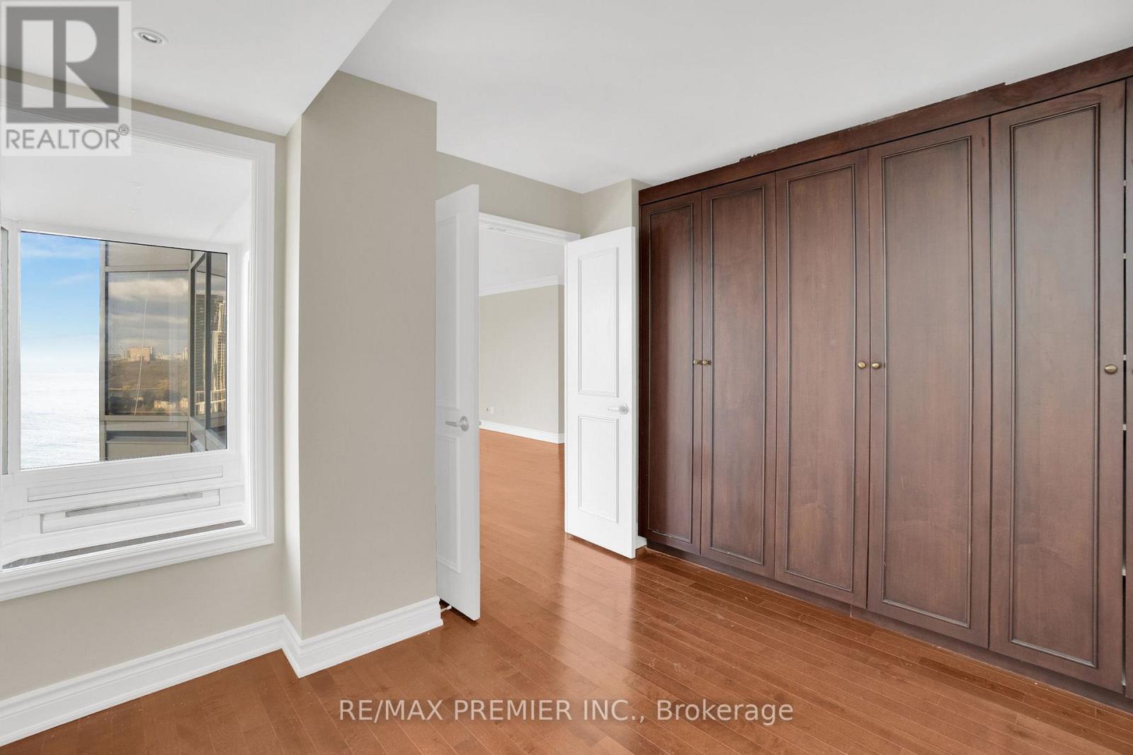 2202 - 1 Palace Pier Court, Toronto, Ontario  M8V 3W9 - Photo 17 - W12566474