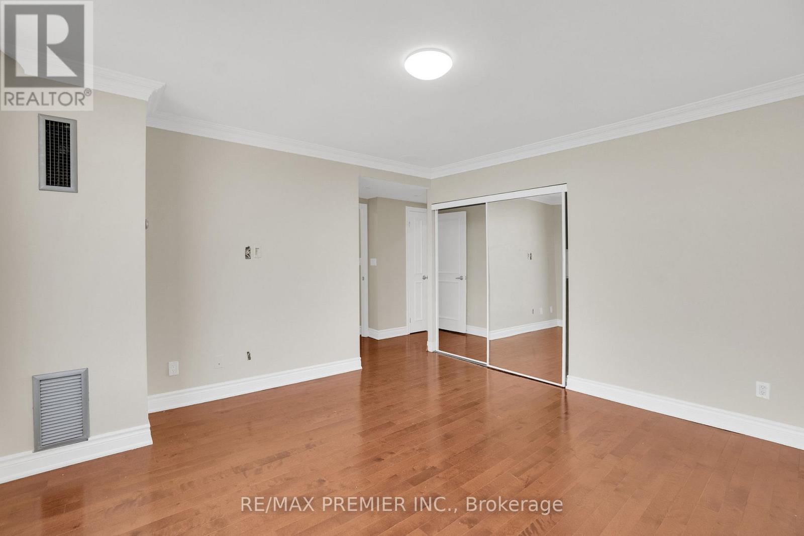 2202 - 1 Palace Pier Court, Toronto, Ontario  M8V 3W9 - Photo 21 - W12566474