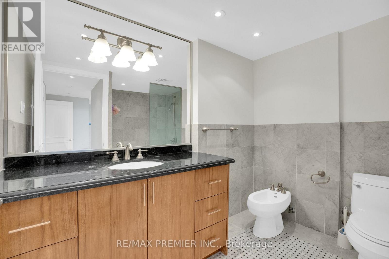 2202 - 1 Palace Pier Court, Toronto, Ontario  M8V 3W9 - Photo 23 - W12566474