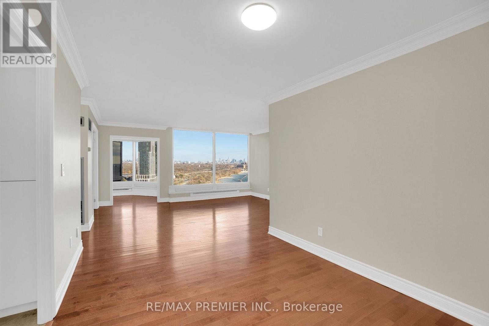 2202 - 1 Palace Pier Court, Toronto, Ontario  M8V 3W9 - Photo 9 - W12566474