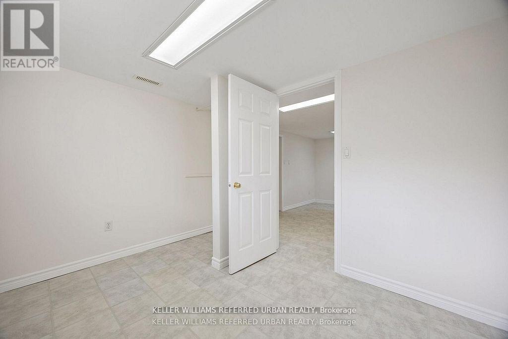 17 Madron Crescent, Toronto, Ontario  M3J 1H8 - Photo 29 - W12566486