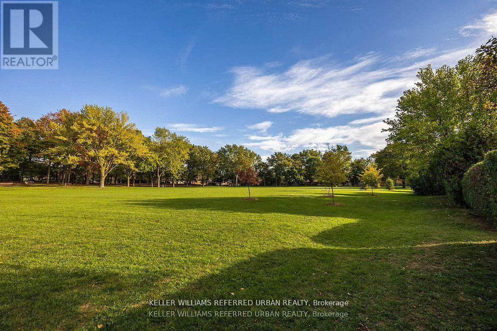 17 Madron Crescent, Toronto, Ontario  M3J 1H8 - Photo 37 - W12566486