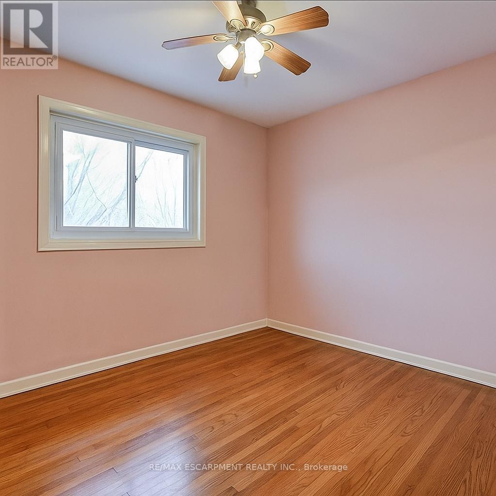 5186 Bromley Road, Burlington, Ontario  L7L 3E9 - Photo 7 - W12566508