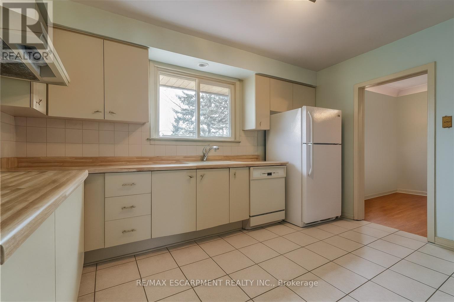 5186 Bromley Road, Burlington, Ontario  L7L 3E9 - Photo 8 - W12566508