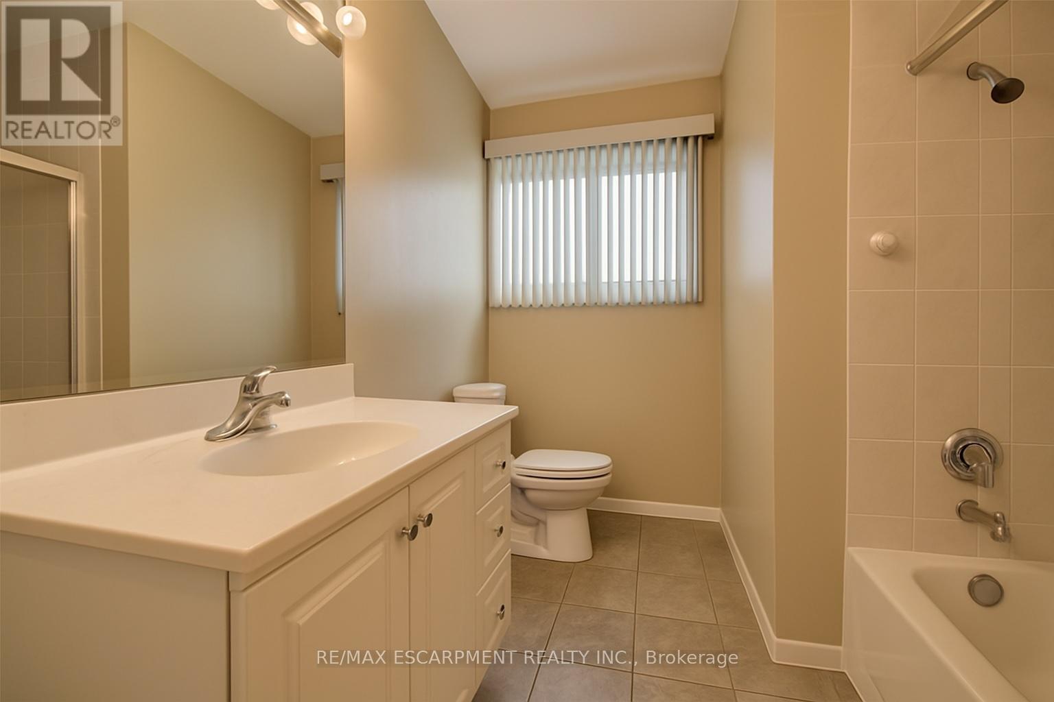 5186 Bromley Road, Burlington, Ontario  L7L 3E9 - Photo 9 - W12566508