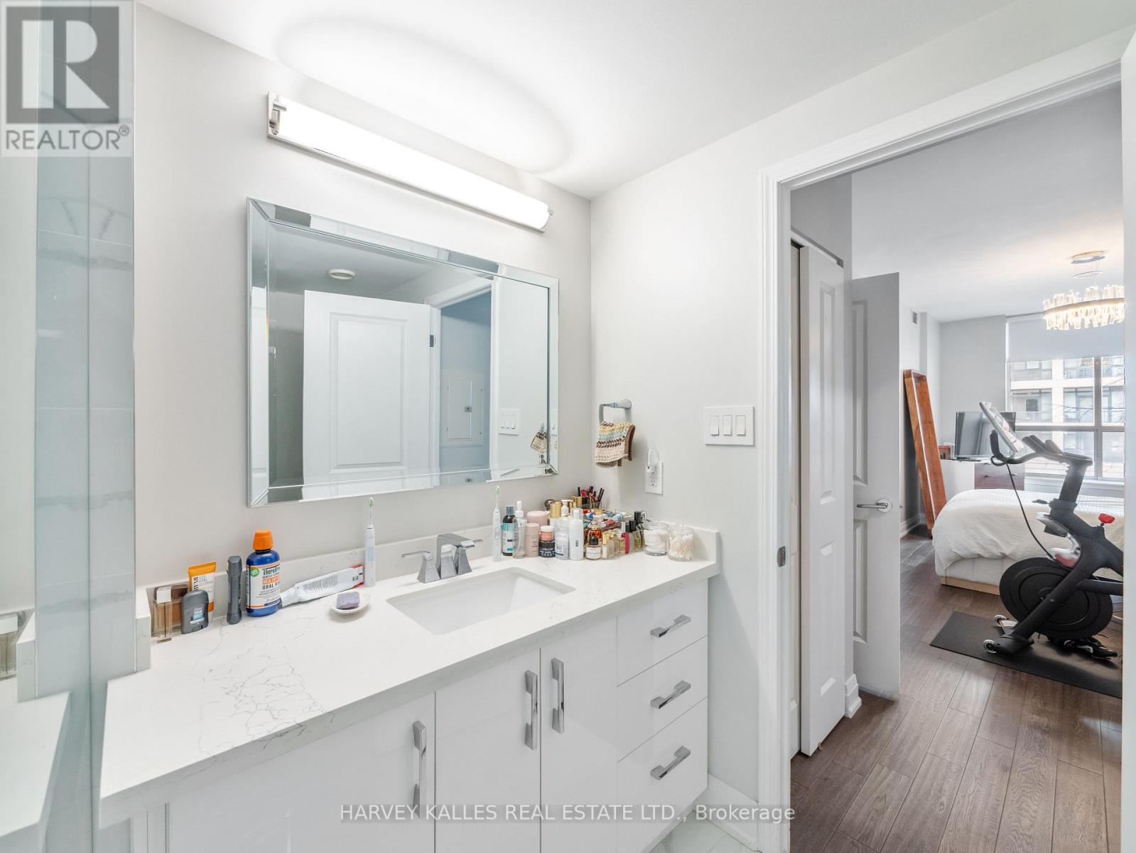 305 - 2511 Bloor Street W, Toronto, Ontario  M6S 5A6 - Photo 27 - W12566528