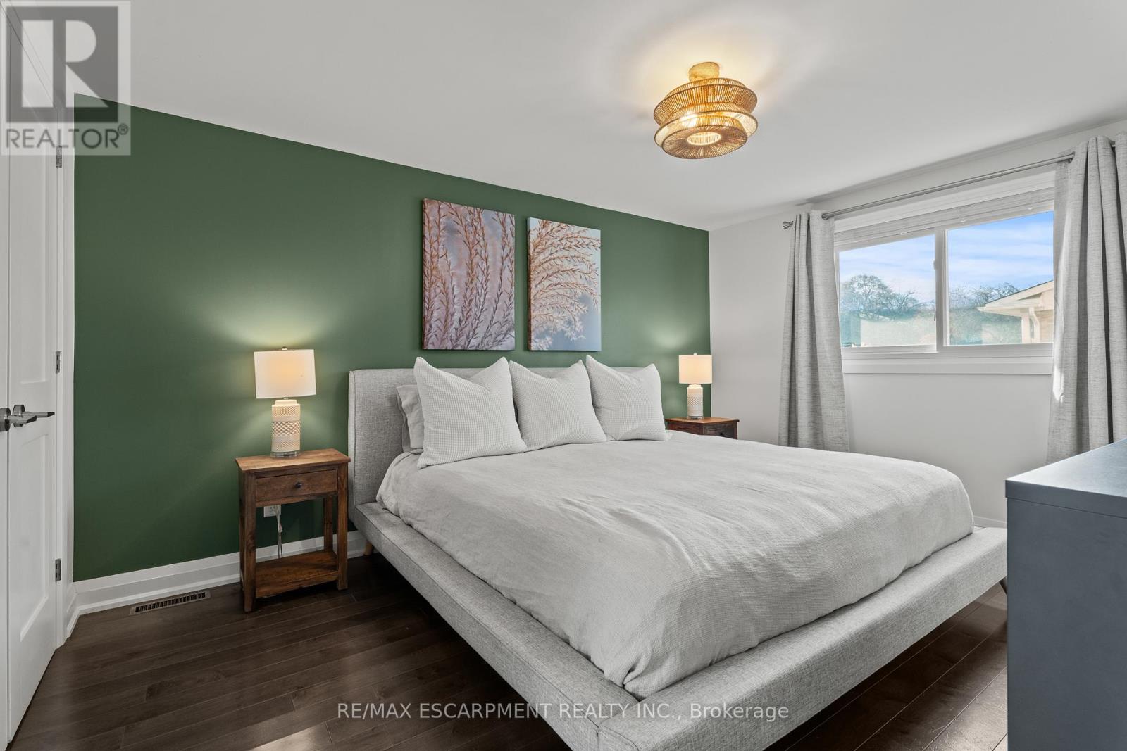 1255 Lakeview Drive, Oakville, Ontario  L6H 2M9 - Photo 16 - W12566554