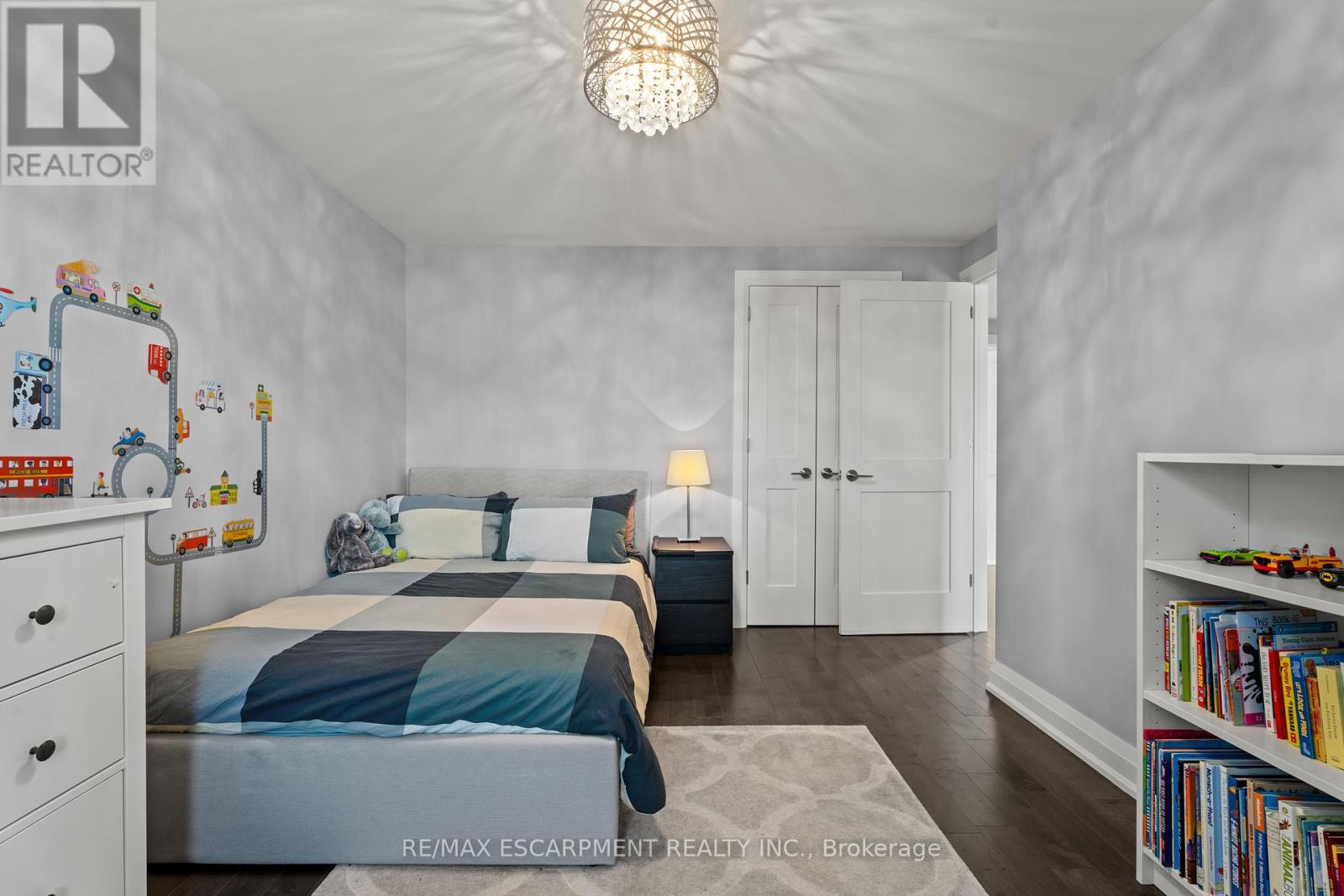 1255 Lakeview Drive, Oakville, Ontario  L6H 2M9 - Photo 23 - W12566554