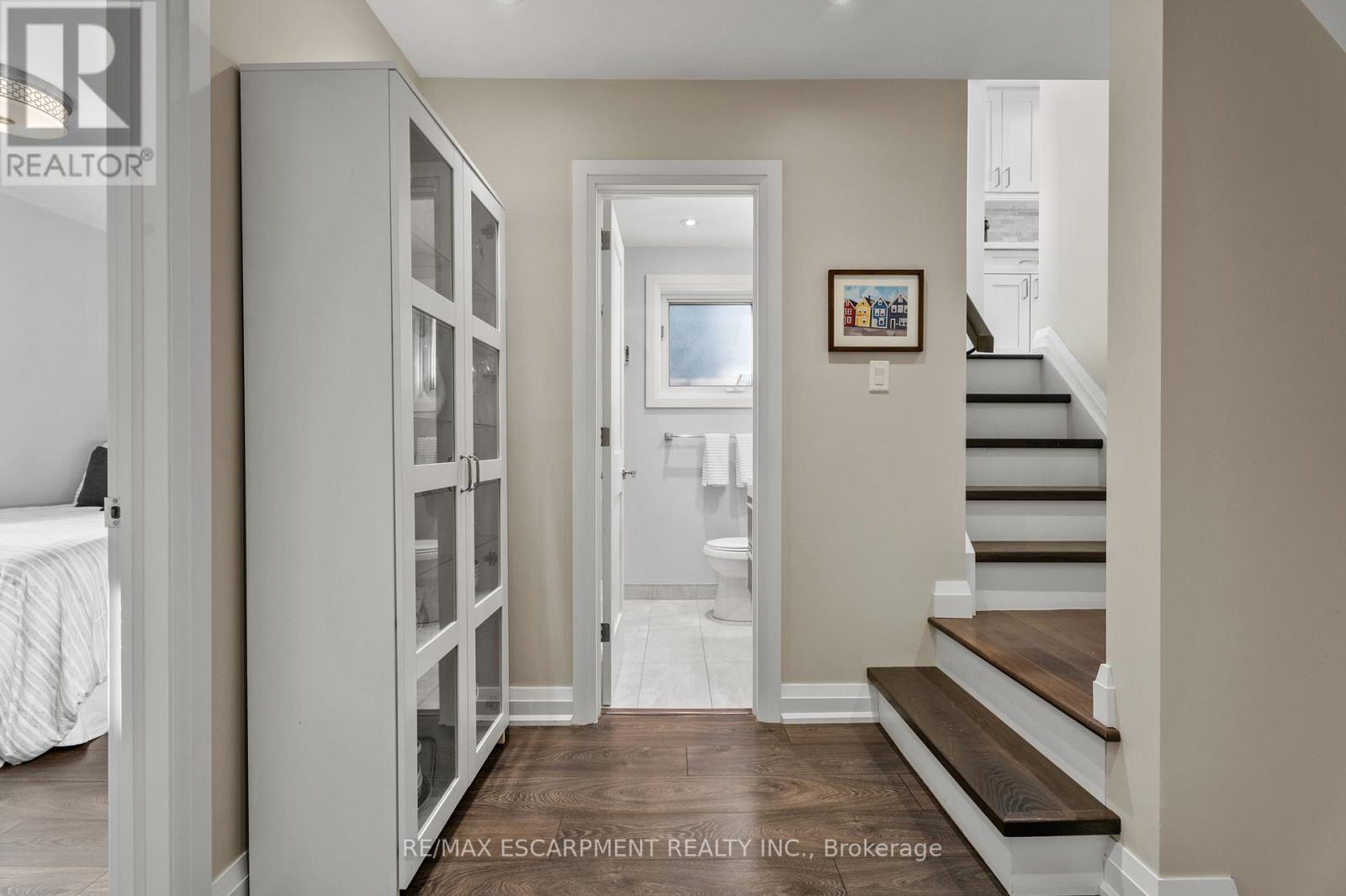 1255 Lakeview Drive, Oakville, Ontario  L6H 2M9 - Photo 24 - W12566554