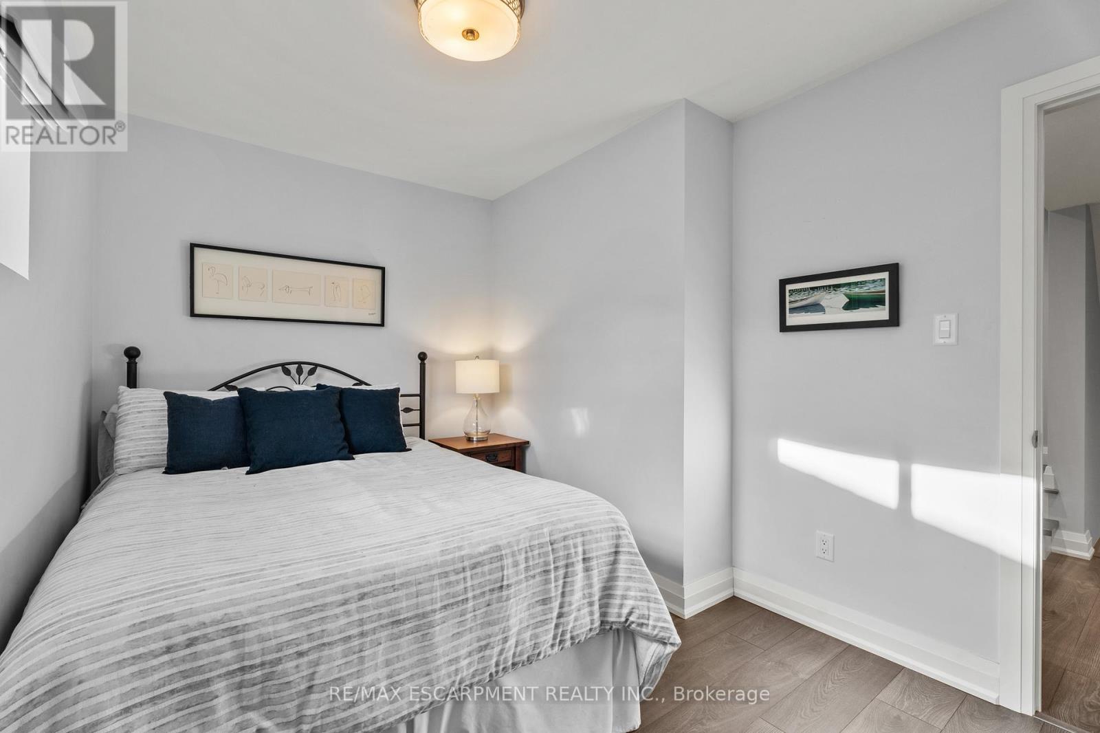 1255 Lakeview Drive, Oakville, Ontario  L6H 2M9 - Photo 27 - W12566554