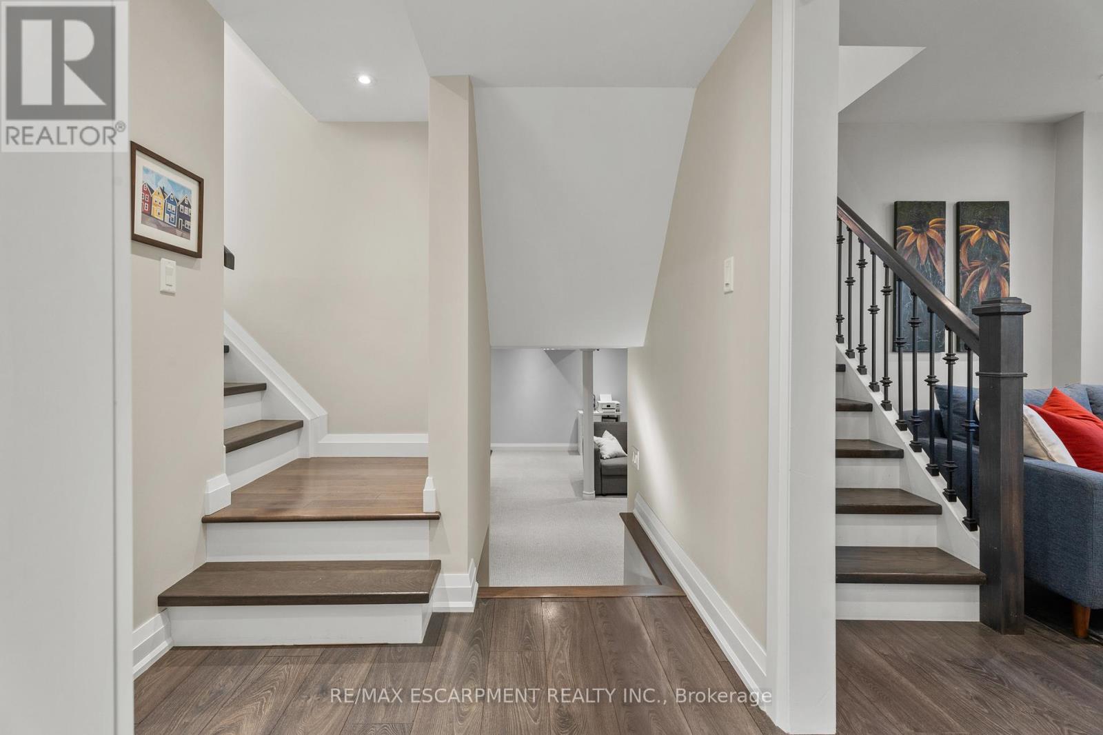 1255 Lakeview Drive, Oakville, Ontario  L6H 2M9 - Photo 29 - W12566554