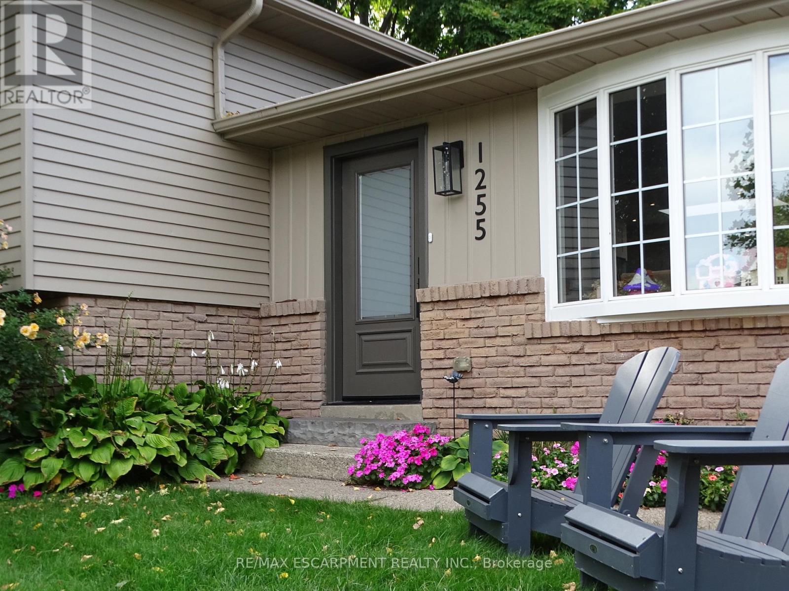 1255 Lakeview Drive, Oakville, Ontario  L6H 2M9 - Photo 45 - W12566554