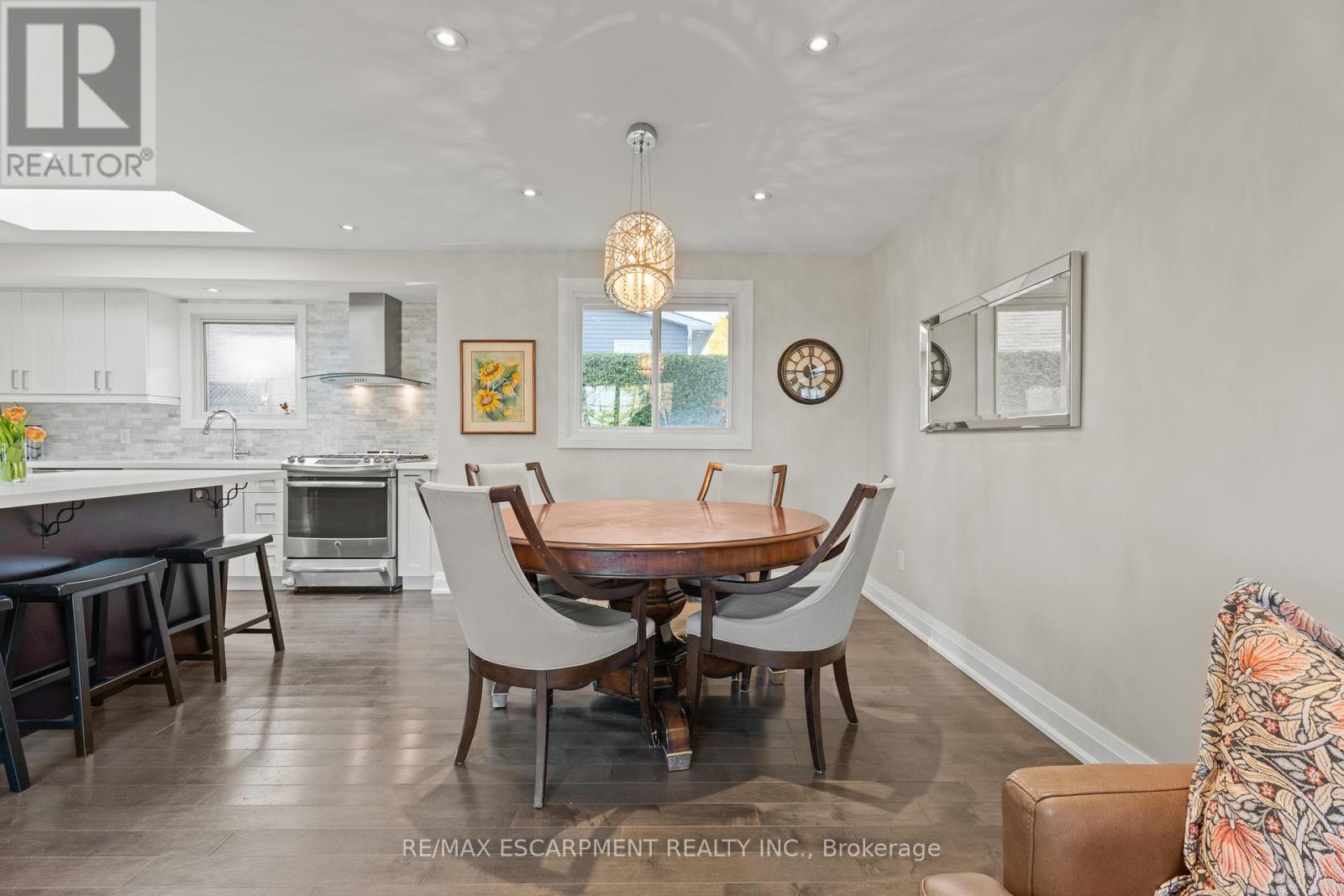 1255 Lakeview Drive, Oakville, Ontario  L6H 2M9 - Photo 8 - W12566554