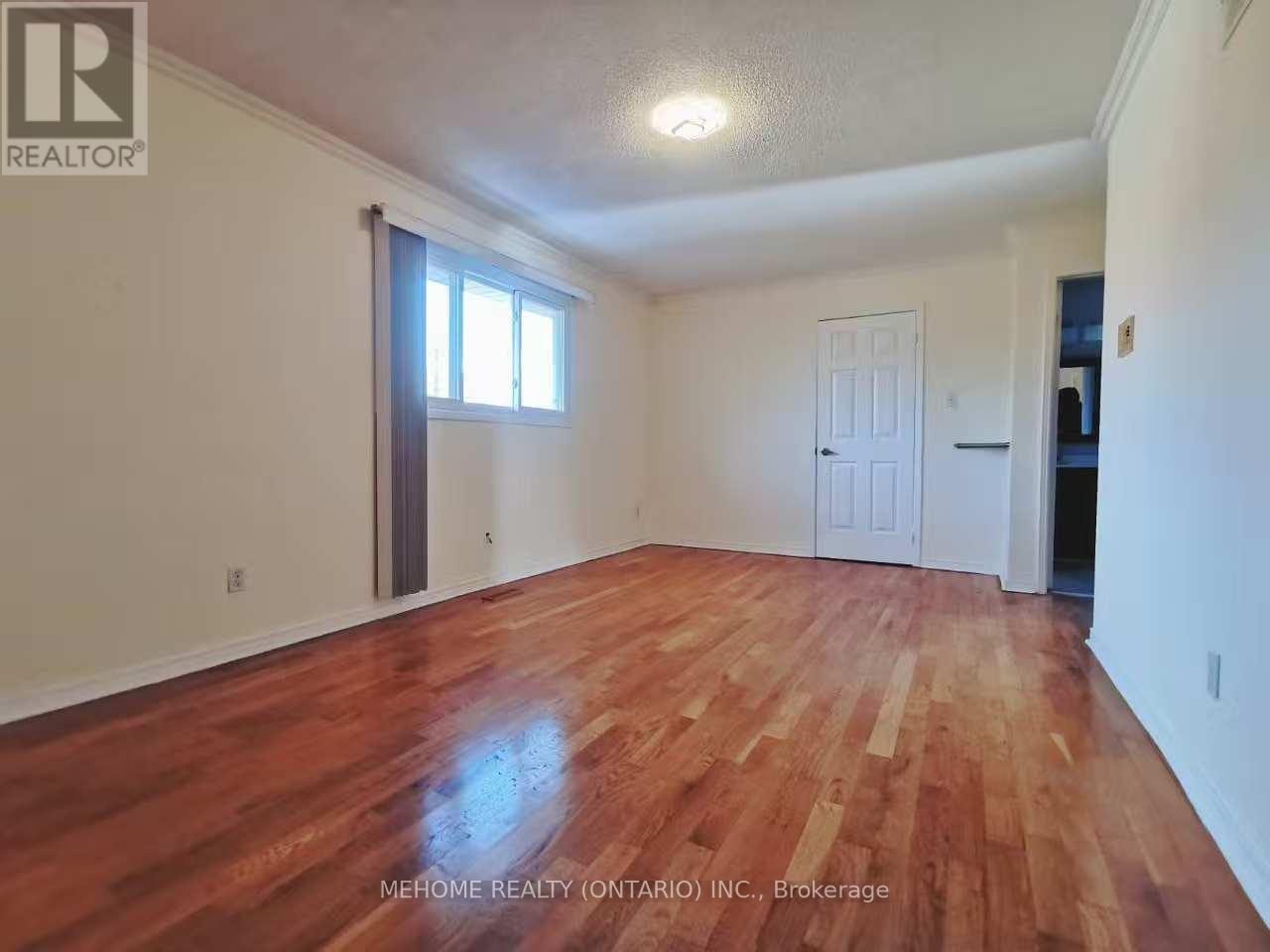 Upper - 2673 Credit Valley Road, Mississauga, Ontario  L5M 4J8 - Photo 11 - W12566560