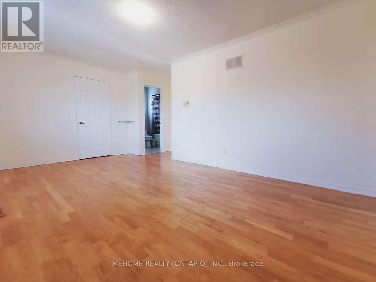 Upper - 2673 Credit Valley Road, Mississauga, Ontario  L5M 4J8 - Photo 13 - W12566560
