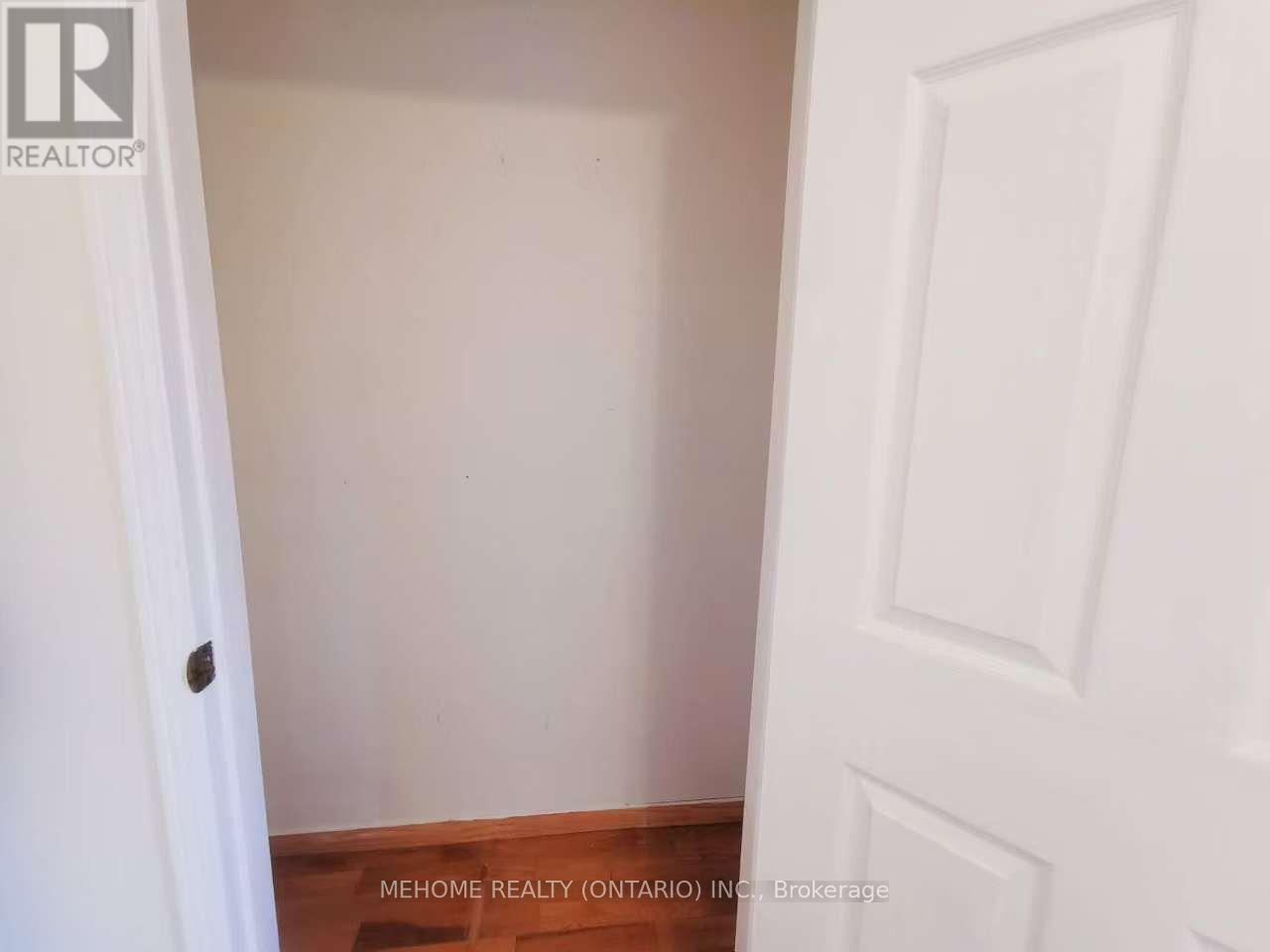 Upper - 2673 Credit Valley Road, Mississauga, Ontario  L5M 4J8 - Photo 14 - W12566560