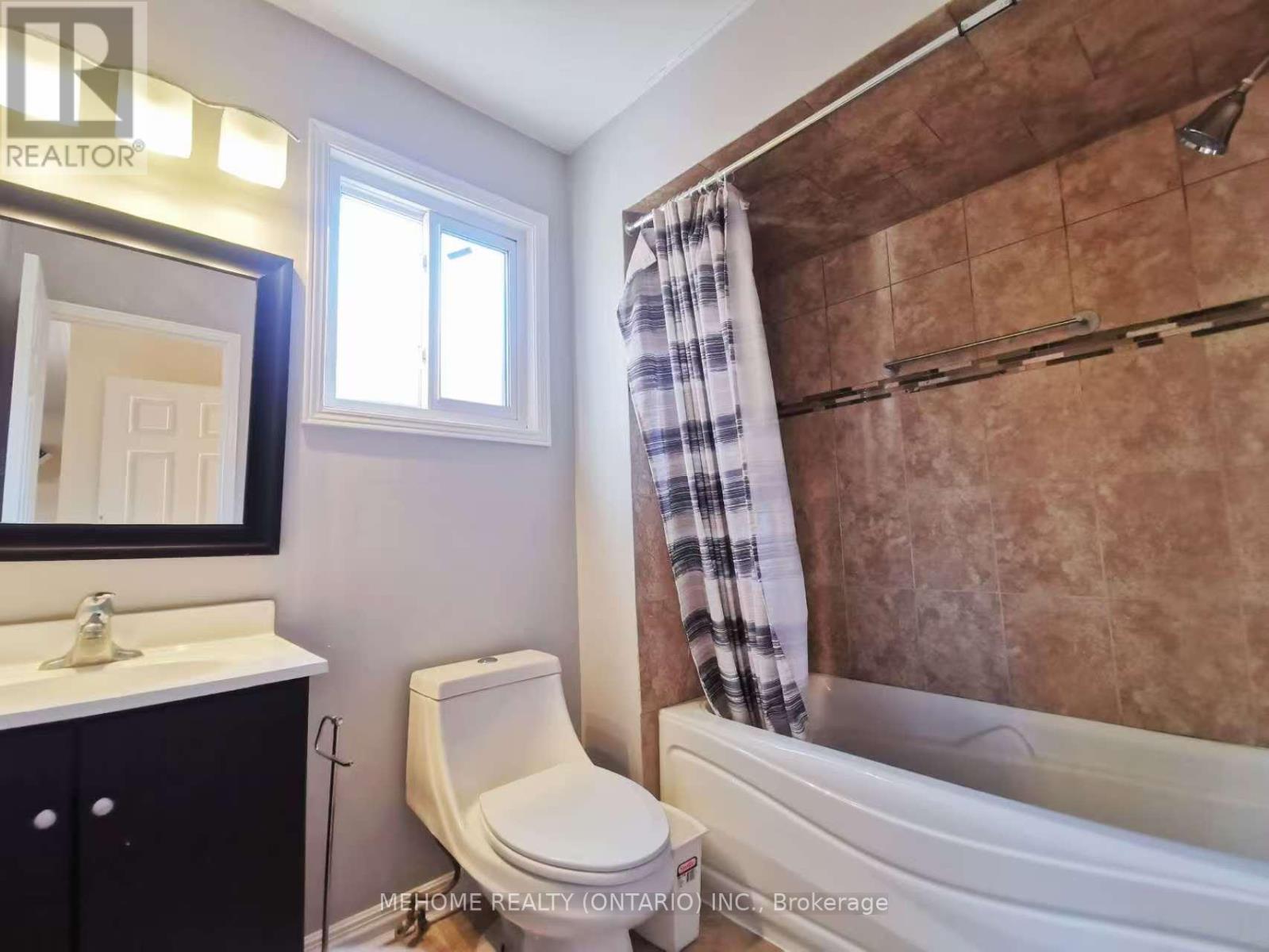 Upper - 2673 Credit Valley Road, Mississauga, Ontario  L5M 4J8 - Photo 15 - W12566560