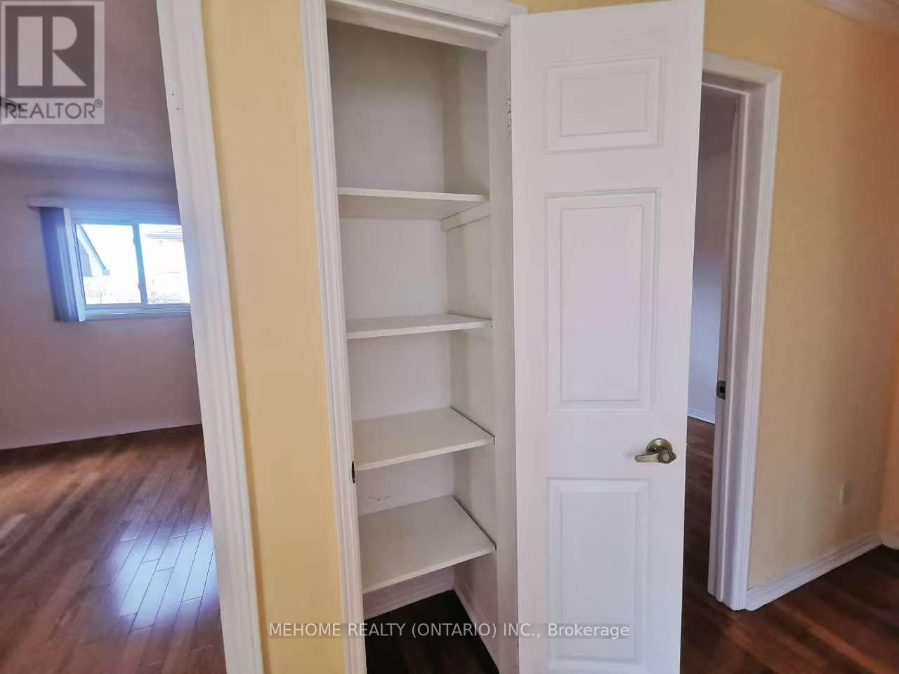 Upper - 2673 Credit Valley Road, Mississauga, Ontario  L5M 4J8 - Photo 17 - W12566560