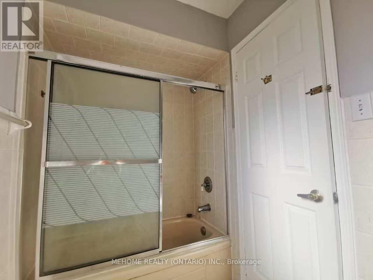Upper - 2673 Credit Valley Road, Mississauga, Ontario  L5M 4J8 - Photo 20 - W12566560
