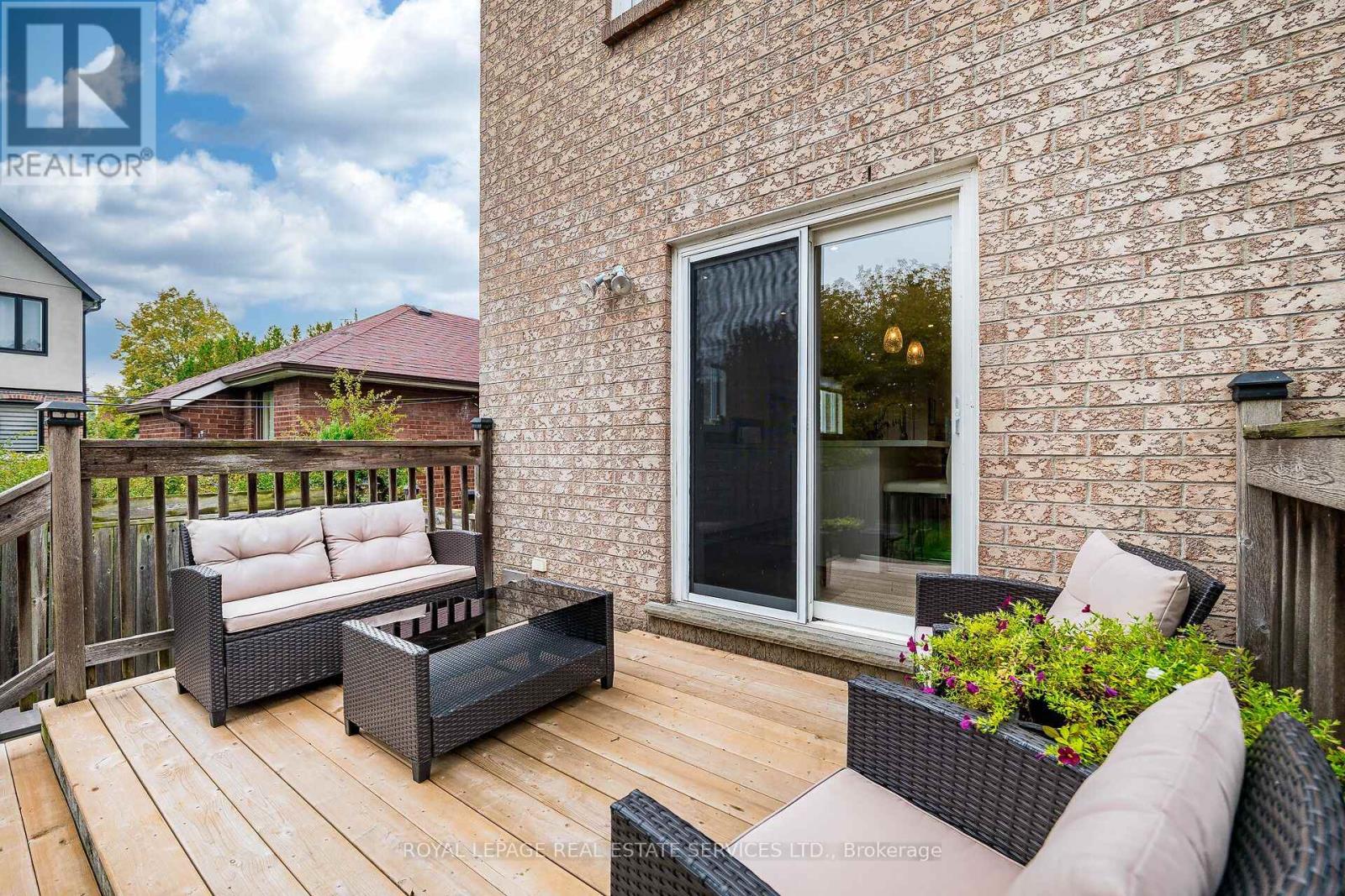 8 Seventh Street, Toronto, Ontario M8V 3B1 - Photo 37 - W12566596