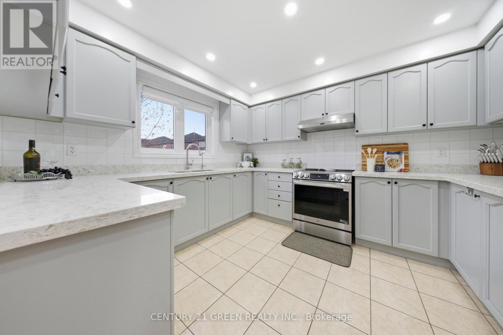 48 Brussels Avenue, Brampton, Ontario  L6Z 0A5 - Photo 18 - W12566606