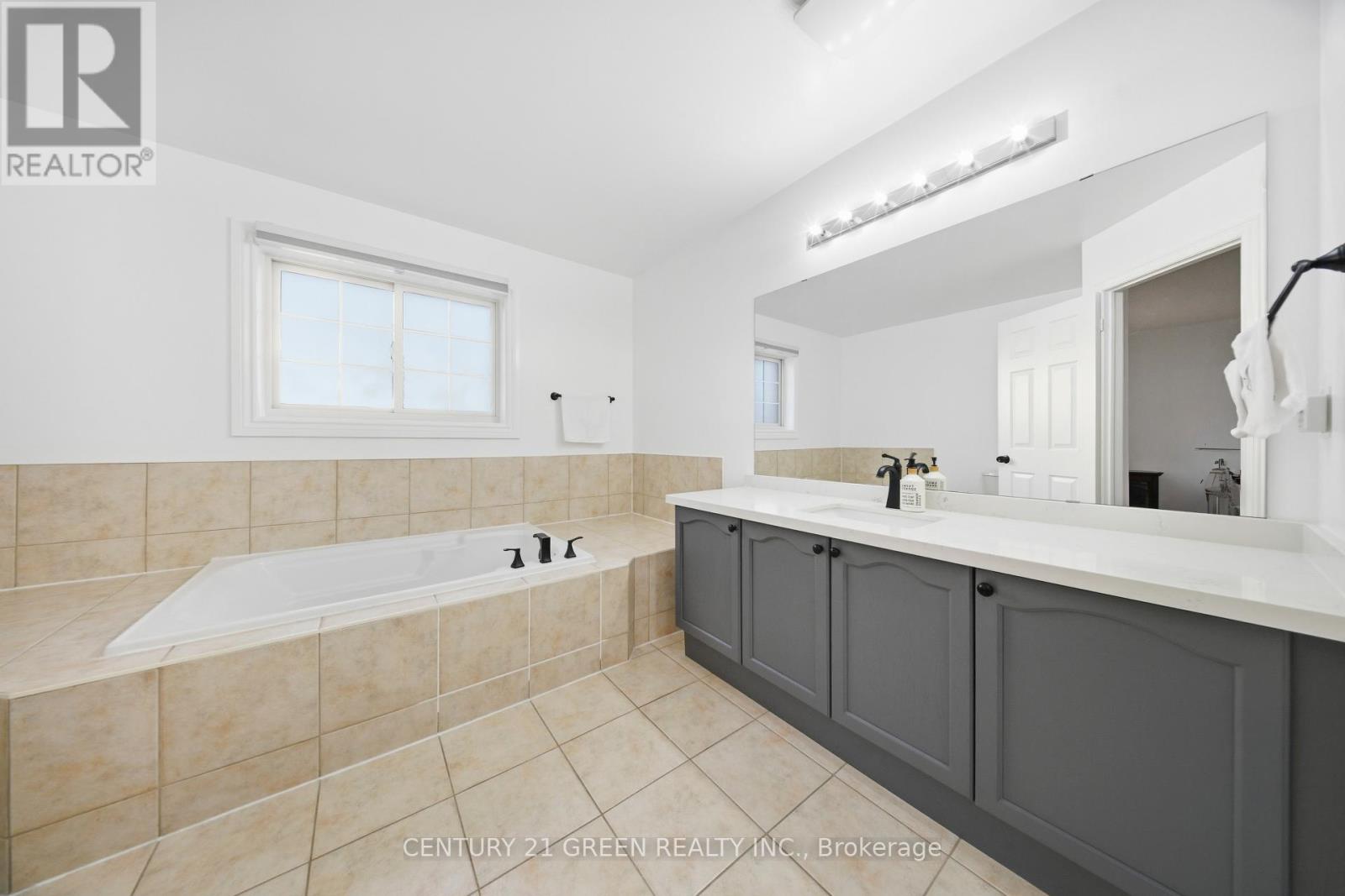 48 Brussels Avenue, Brampton, Ontario  L6Z 0A5 - Photo 26 - W12566606